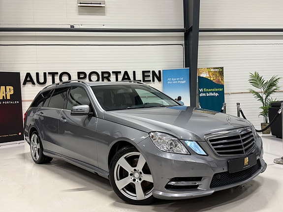 Mercedes-Benz E200 4 of 5