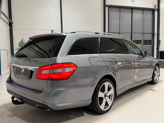 Mercedes-Benz E200 12 of 23