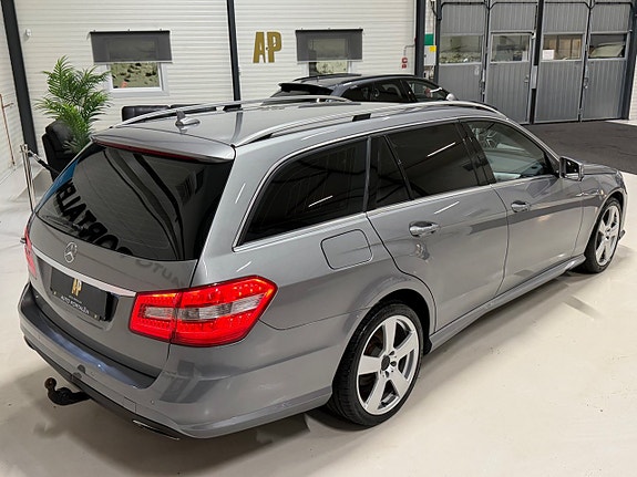 Mercedes-Benz E200 13 of 23