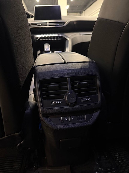 Peugeot 5008 17 of 22