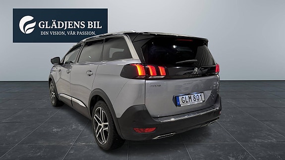 Peugeot 5008 2 of 5