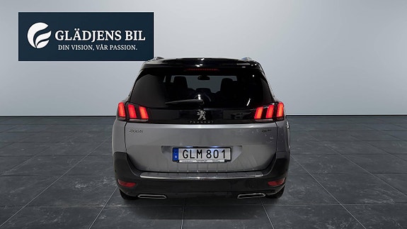 Peugeot 5008 3 of 5