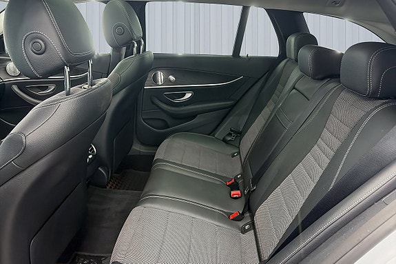 Mercedes-Benz E200 18 of 20