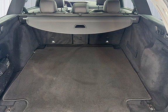 Mercedes-Benz E200 20 of 20
