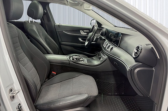 Mercedes-Benz E200 17 of 20
