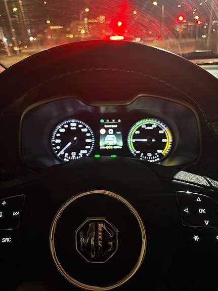 MG ZS EV 9 of 12