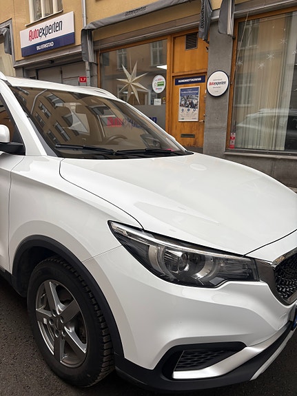 MG ZS EV 4 of 12