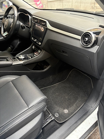 MG ZS EV 10 of 12