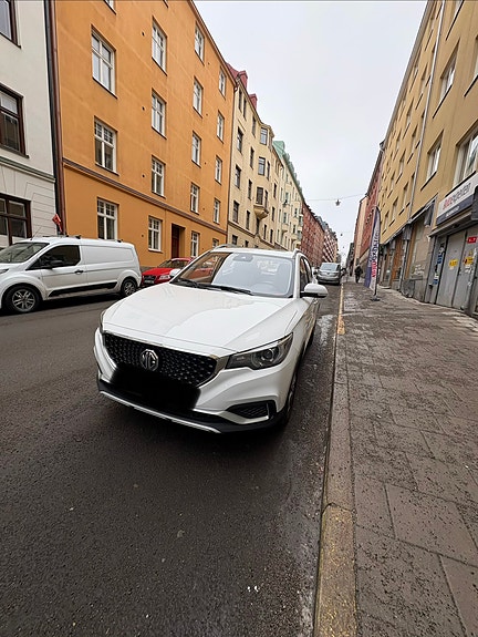 MG ZS EV 2 of 12