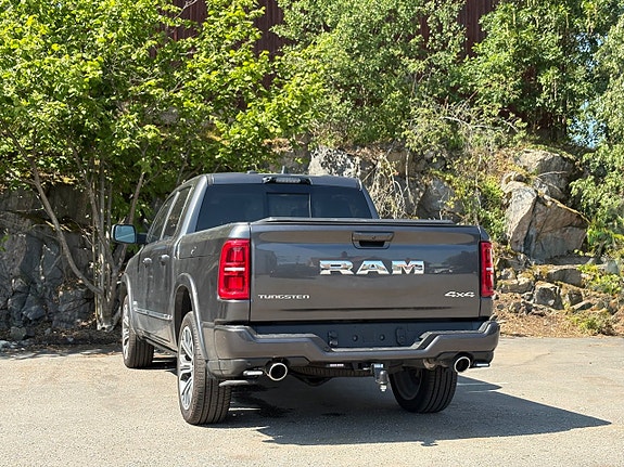 Dodge RAM 1500 5 of 5
