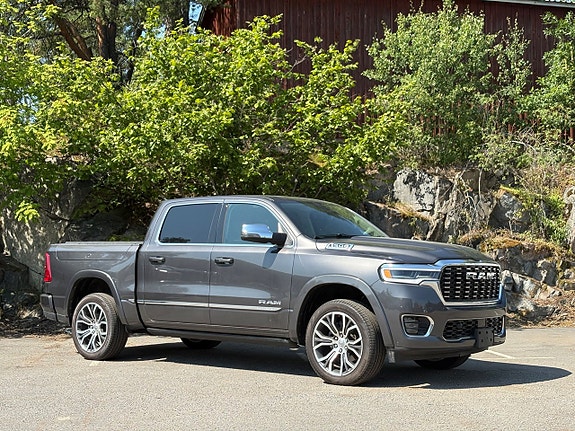 Dodge RAM 1500 3 of 5