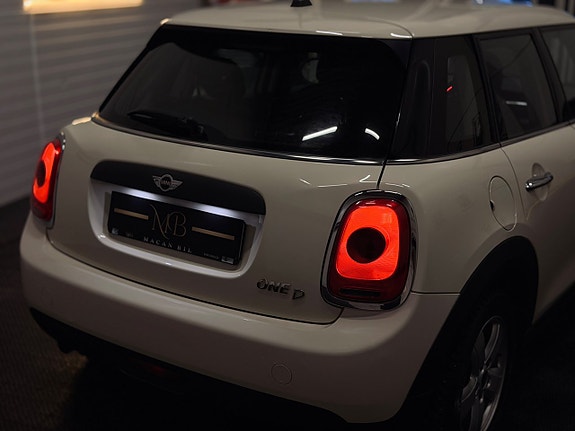 MINI One 8 of 30