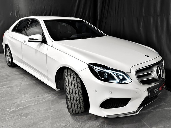 Mercedes-Benz E220 5 of 5
