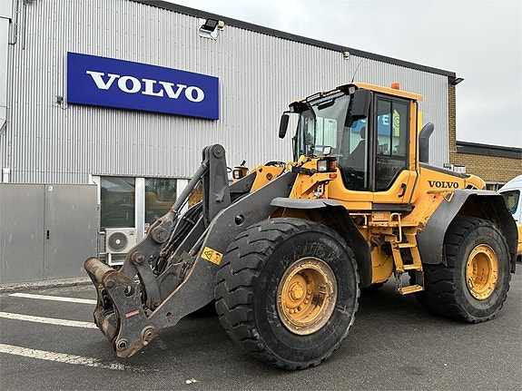 Volvo L120F 4 of 17