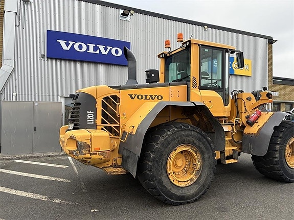 Volvo L120F 8 of 17