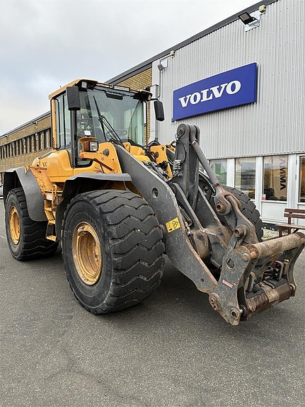 Volvo L120F 5 of 17