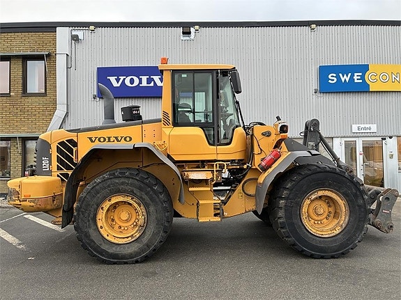 Volvo L120F 2 of 17
