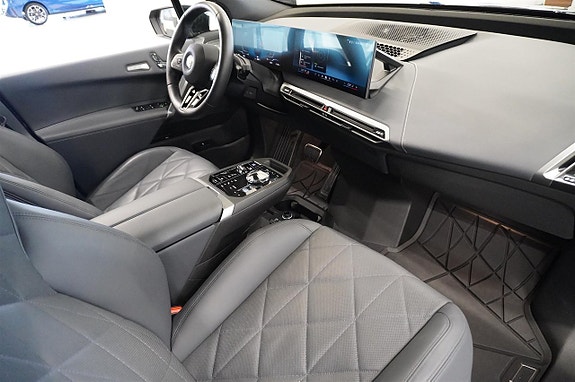 BMW iX 17 of 21