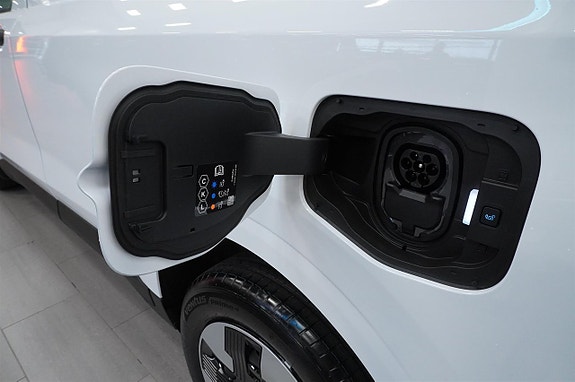 Ford Transit Courier 13 of 13