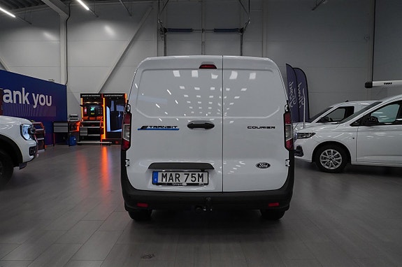 Ford Transit Courier 6 of 13