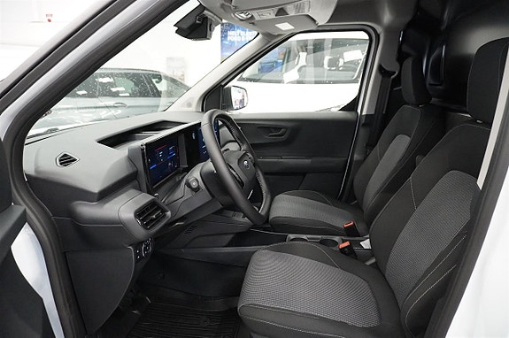 Ford Transit Courier 11 of 13