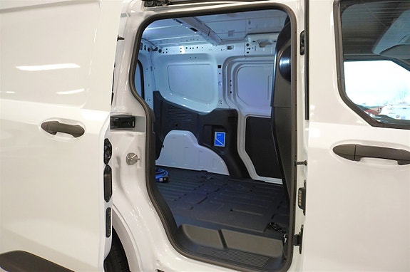 Ford Transit Courier 13 of 15