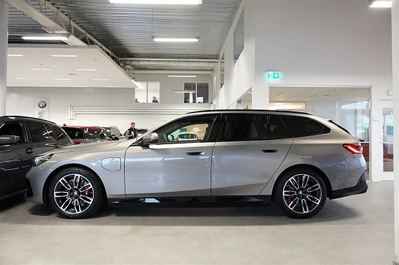 BMW 530e 3 of 28