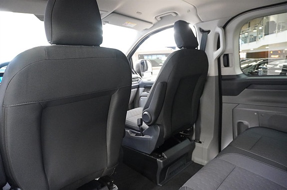 Ford Transit Custom 8 of 18