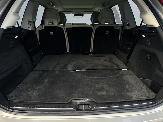 Volvo XC90 12 of 22