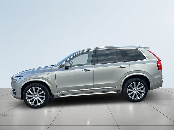 Volvo XC90 4 of 5