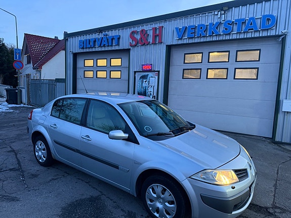 Renault Megane II 3 of 5
