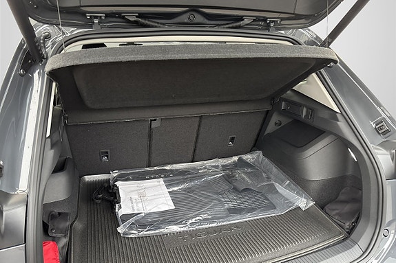 Volkswagen Tiguan 9 of 15