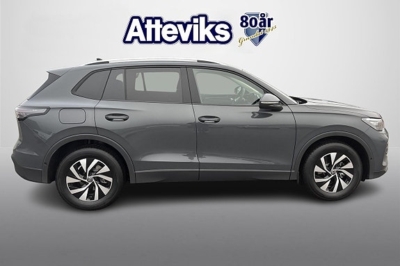 Volkswagen Tiguan 2 of 15