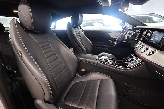 Mercedes-Benz E200 10 of 16