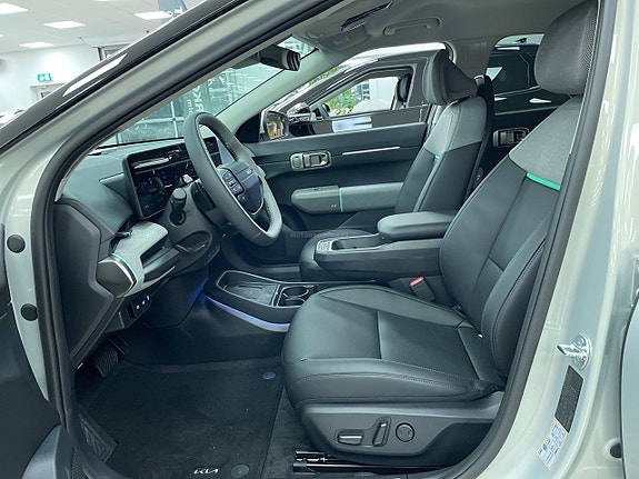 Kia EV4 8 of 17