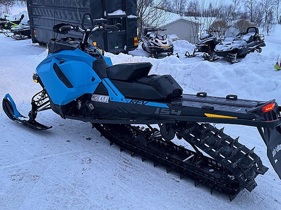 Ski-Doo Summit 600R SP 154 3 of 5