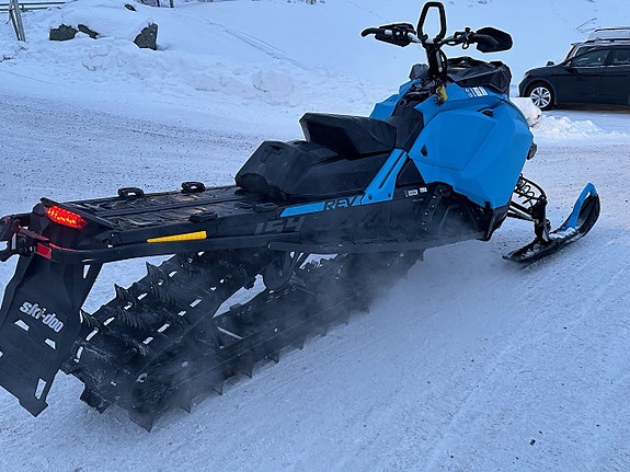 Ski-Doo Summit 600R SP 154 4 of 5