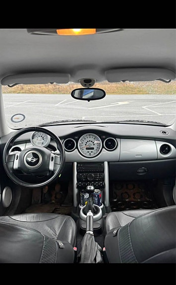 MINI Cooper 5 of 5