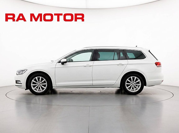Volkswagen Passat 2 of 27