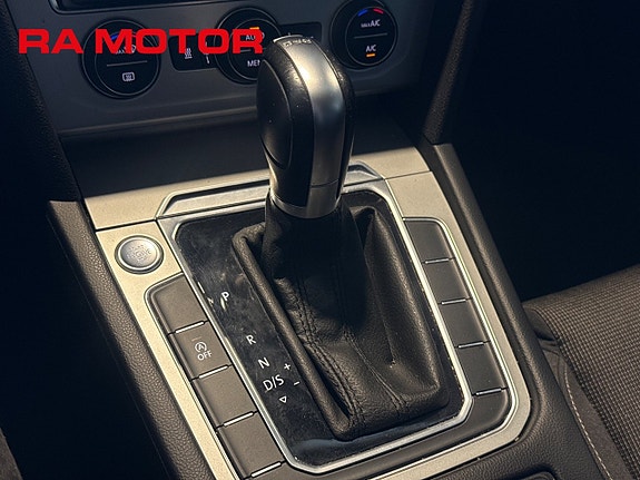 Volkswagen Passat 23 of 27