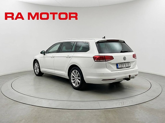 Volkswagen Passat 4 of 27