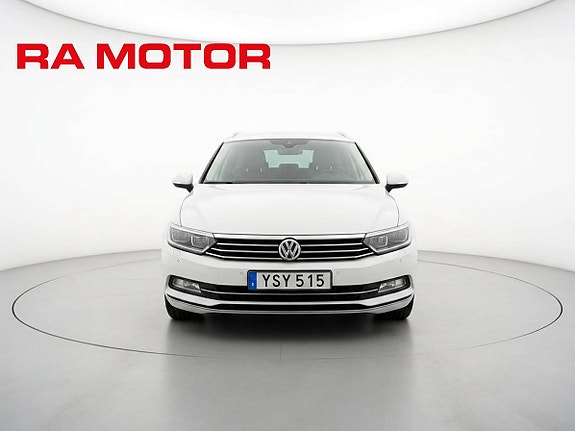 Volkswagen Passat 7 of 27