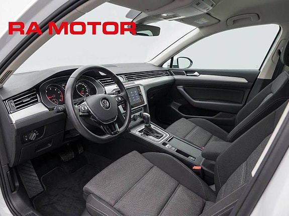 Volkswagen Passat 10 of 27