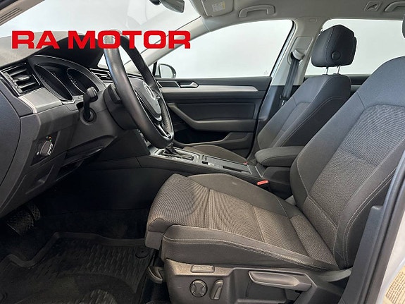 Volkswagen Passat 12 of 27