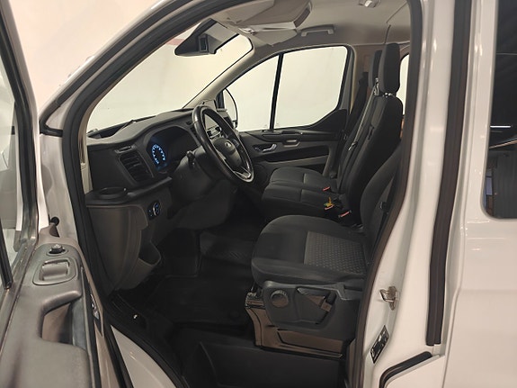 Ford Transit Custom 7 of 12