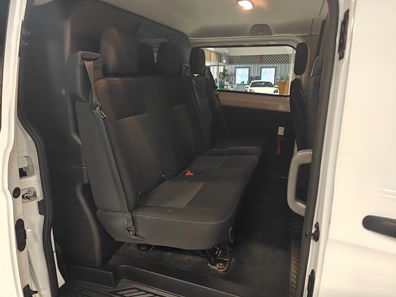 Ford Transit Custom 9 of 12