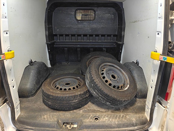 Ford Transit Custom 12 of 12