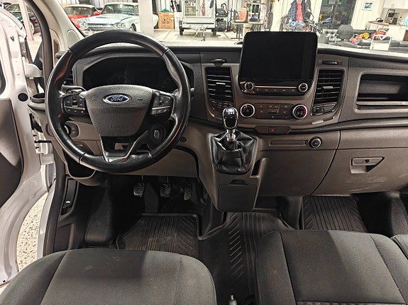Ford Transit Custom 11 of 12