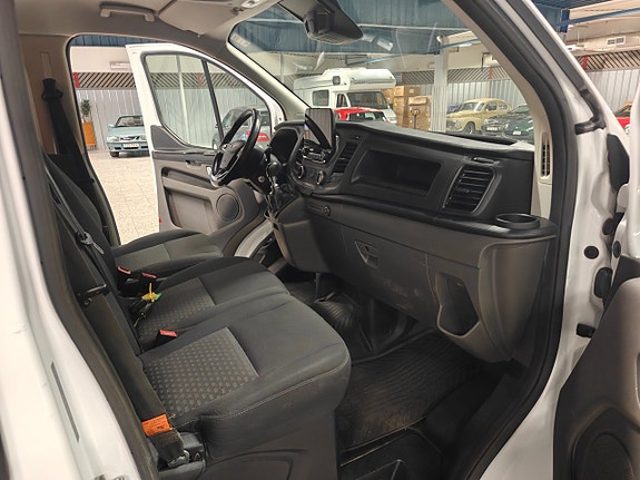 Ford Transit Custom 10 of 12