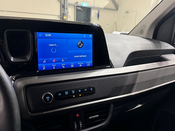 Ford Transit Courier 16 of 19